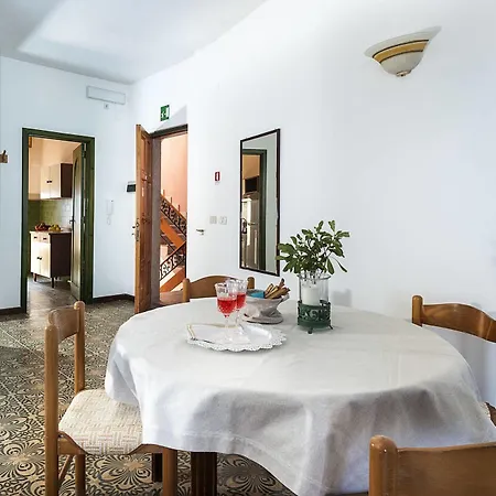 Liliana Apartment *