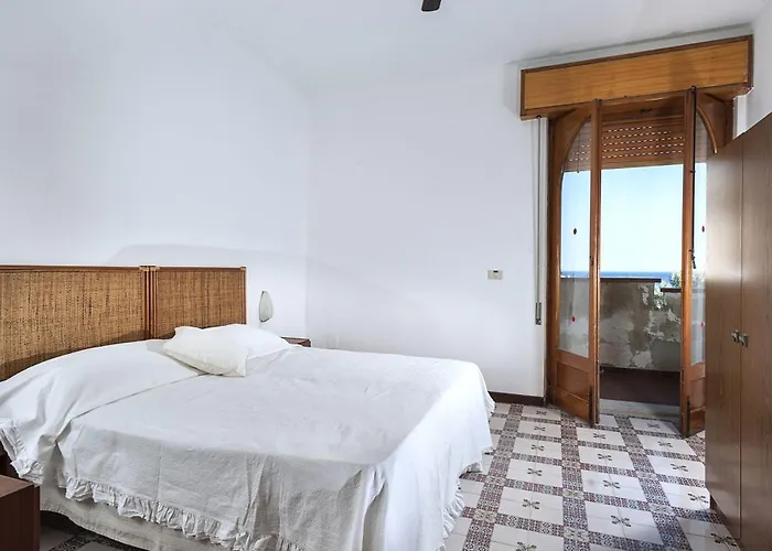 Liliana ジャルディーニ・ナクソス